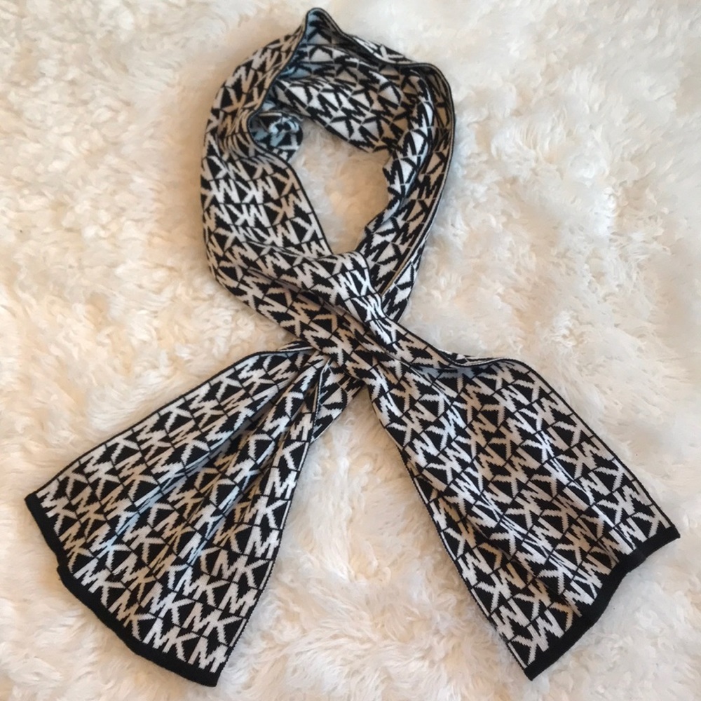 Michael Kors Scarf ⛄️
